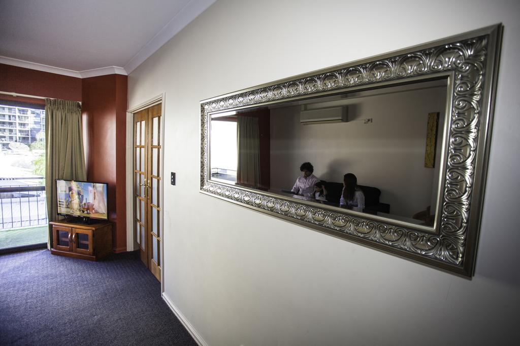 Alderney On Hay - Managed By Starwest Hotel & Apartments East Perth Buitenkant foto